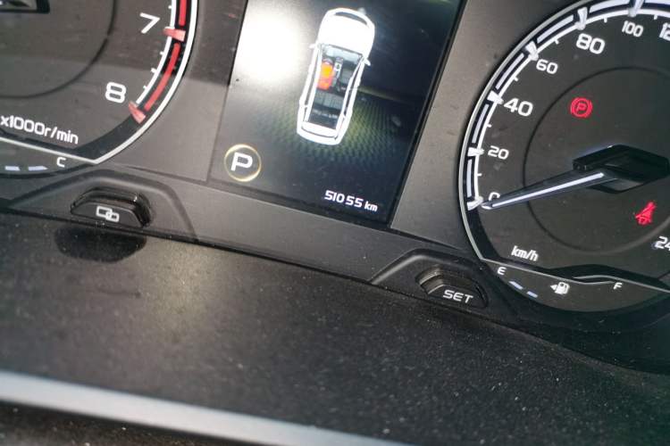 Used Geely Auto Vision X6 2020 1.4T CVT Luxury Edition Odometer Close Up