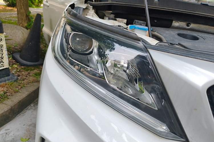 Used Geely Auto Vision X6 2020 1.4T CVT Asian Games Edition Right Front Headlight