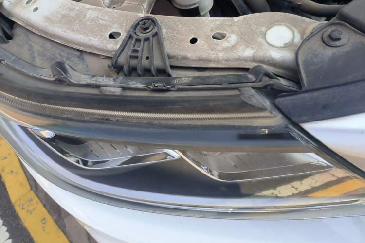 Used Geely Auto Vision X6 2020 1.4T Manual Luxury Model Right Front Headlight