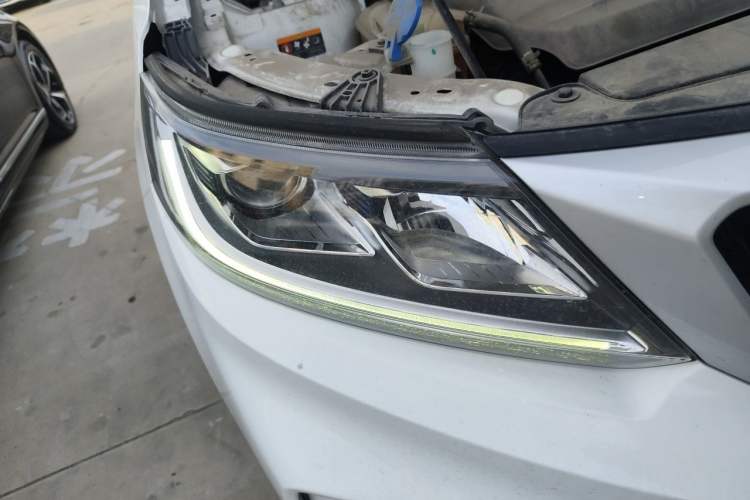 Used Geely Auto Vision X6 2020 1.4T CVT Luxury Edition Right Front Headlight