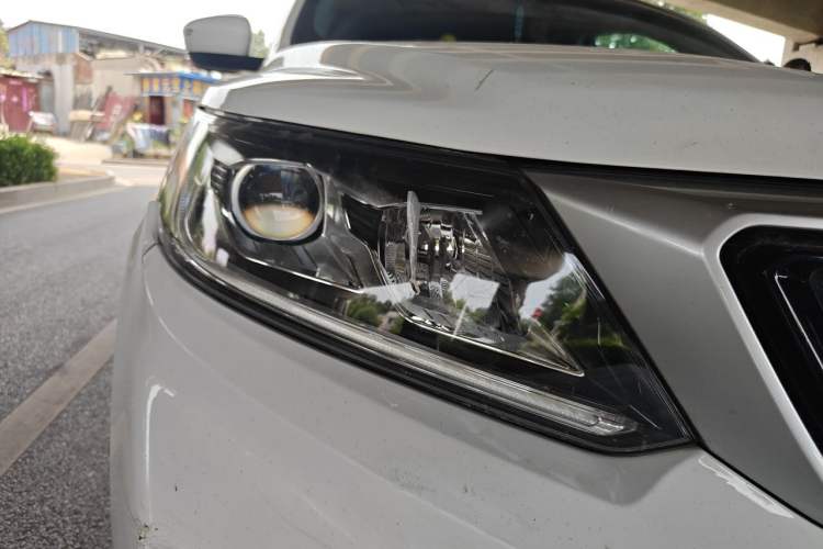 Used Geely Auto Vision X6 2020 1.4T Manual Luxury Model Right Front Headlight