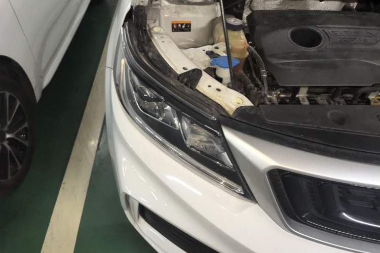 Used Geely Auto Vision X6 2020 1.4T Manual Luxury Model Right Front Headlight