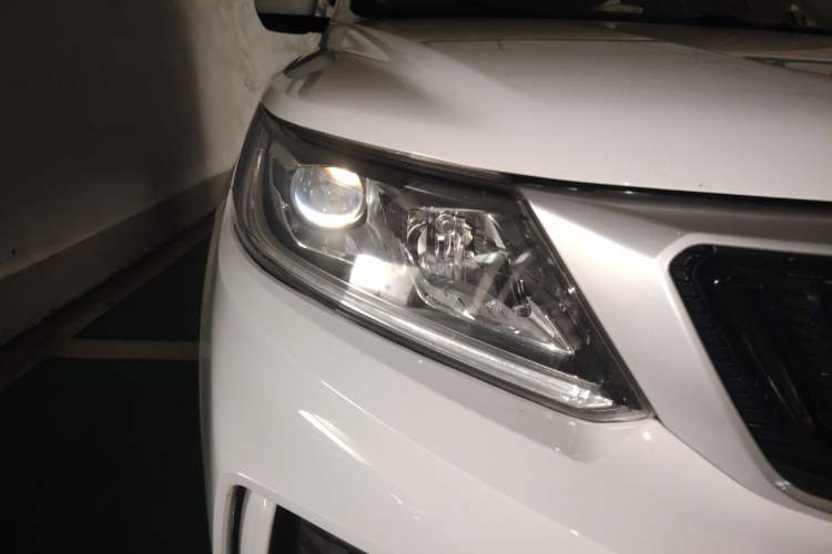Used Geely Auto Vision X6 2020 1.4T CVT Asian Games Edition Right Front Headlight
