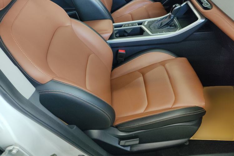 Used Geely Auto Vision X6 2020 1.4T CVT Luxury Edition Right Front Seat