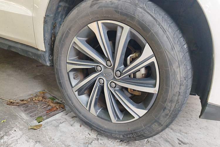 Used Geely Auto Vision X6 2020 1.4T CVT Asian Games Edition Right Front Wheel Hub