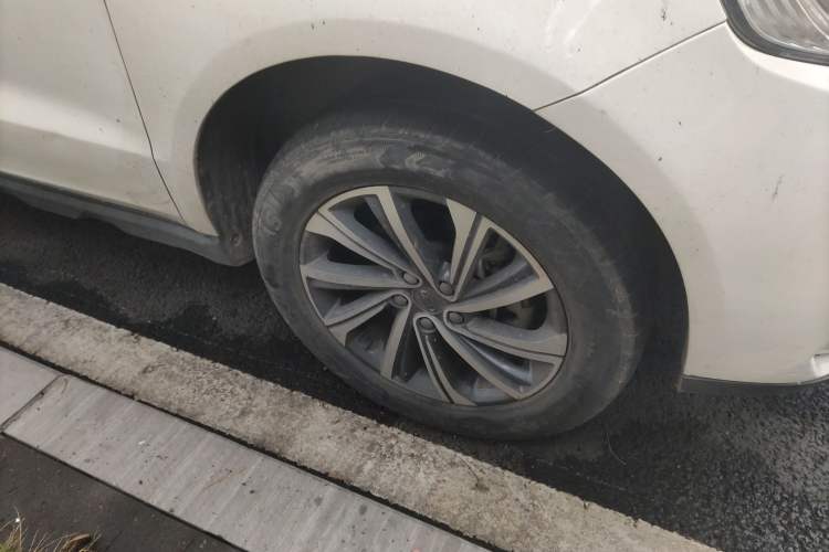Used Geely Auto Vision X6 2020 1.4T Manual Luxury Model Right Front Wheel Hub
