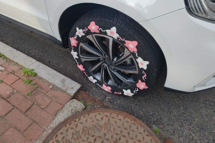 Used Geely Auto Vision X6 2020 1.4T CVT Asian Games Edition Right Front Wheel Hub