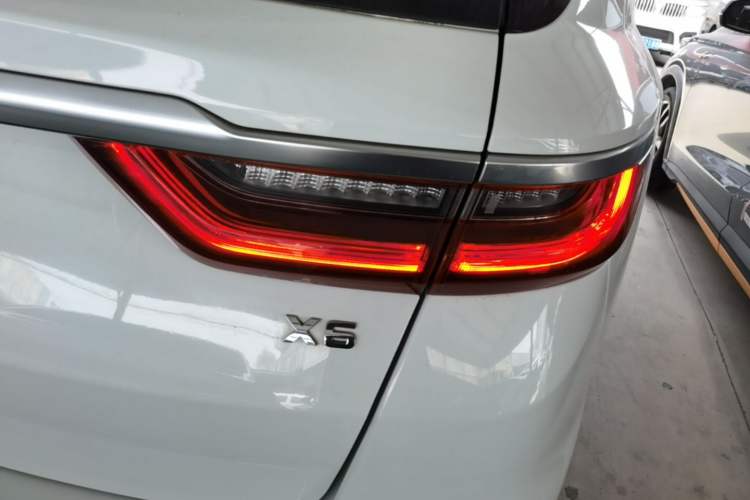 Used Geely Auto Vision X6 2020 1.4T Manual Luxury Model Right Rear Taillight