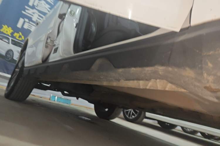 Used Geely Auto Vision X6 2020 1.4T Manual Luxury Model Right Side Sill