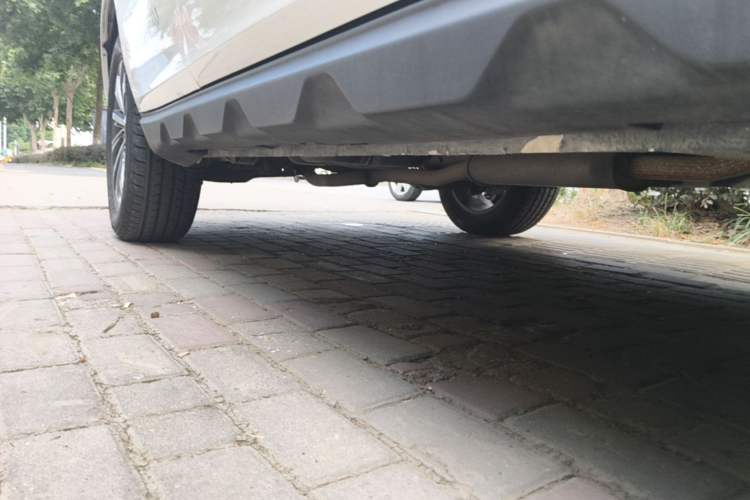 Used Geely Auto Vision X6 2020 1.4T CVT Asian Games Edition Right Side Sill