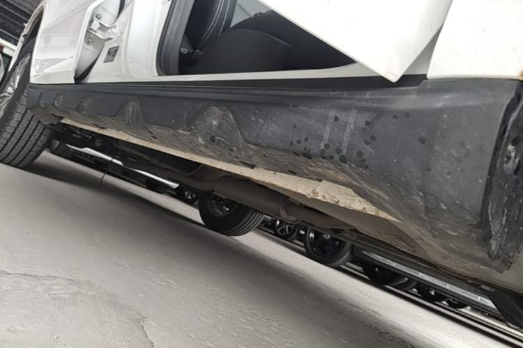 Used Geely Auto Vision X6 2020 1.4T Manual Comfort Model Right Side Sill