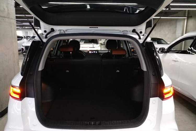 Used Geely Auto Vision X6 2020 1.4T CVT Luxury Edition Trunk