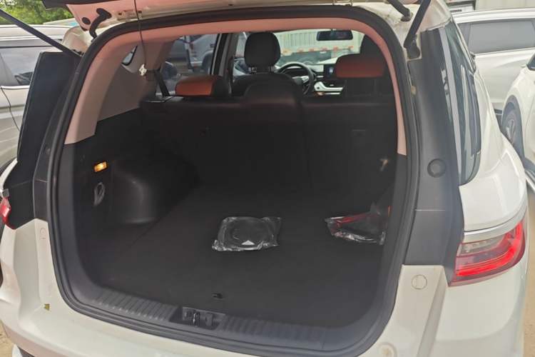 Used Geely Auto Vision X6 2020 1.4T CVT Luxury Edition Trunk