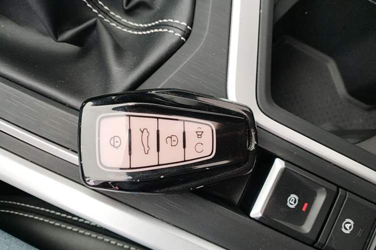 Used Geely Auto Vision X6 2020 1.4T Manual Luxury Model Vehicle Key