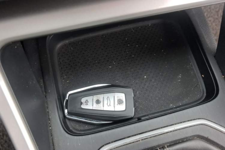 Used Geely Auto Vision X6 2020 1.4T Manual Luxury Model Vehicle Key