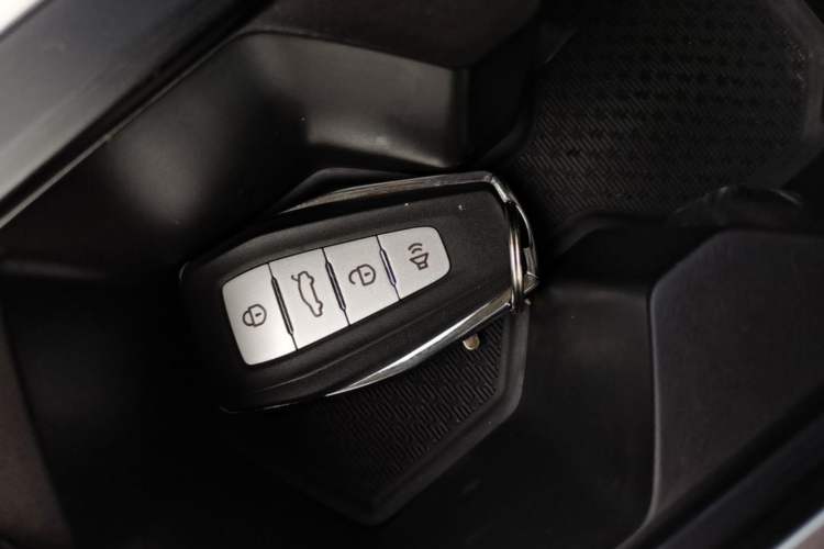 Used Geely Auto Vision X6 2020 1.4T Manual Luxury Model Vehicle Key
