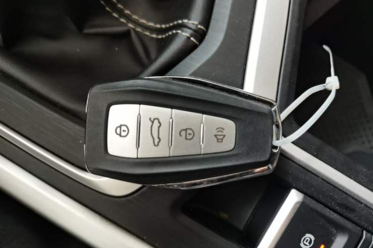 Used Geely Auto Vision X6 2020 1.4T Manual Luxury Model Vehicle Key