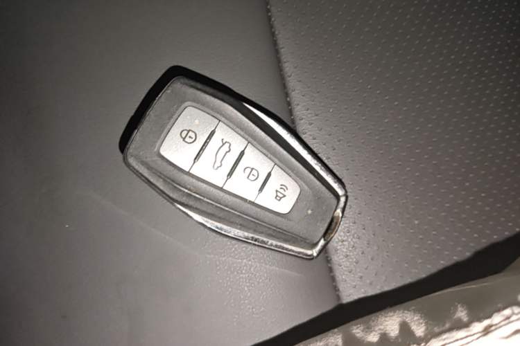 Used Geely Auto Vision X6 2020 1.4T Manual Luxury Model Vehicle Key