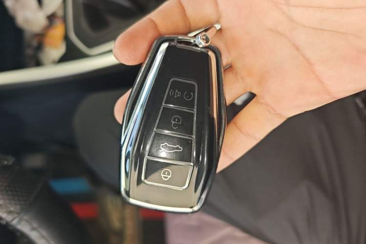 Used Geely Auto Vision X6 2020 1.4T Manual Luxury Model Vehicle Key