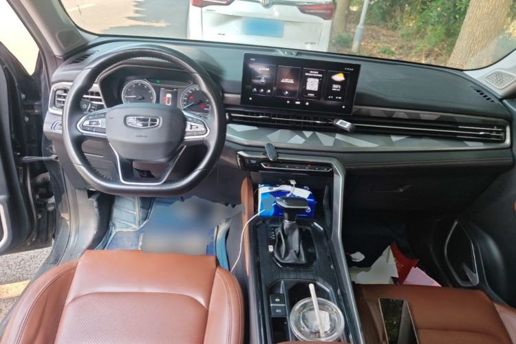 Used Geely Auto Vision X6 2021 PRO 1.4T Automatic Prestige Model Center Console