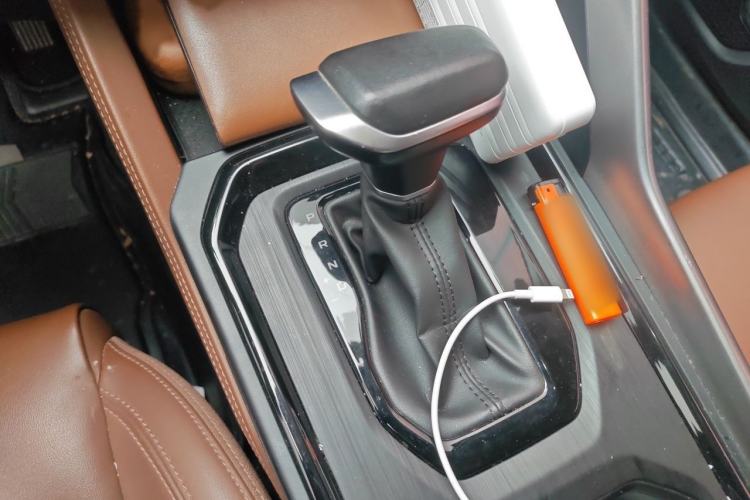 Used Geely Auto Vision X6 2021 PRO 1.4T Automatic Prestige Model Gear Lever