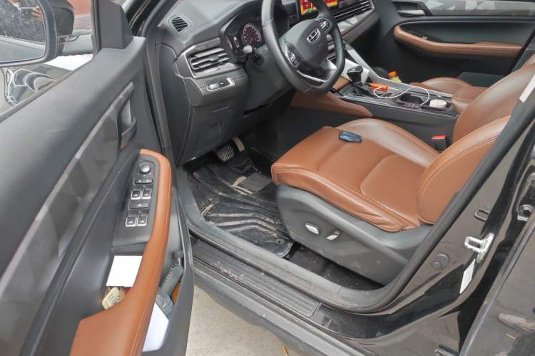 Used Geely Auto Vision X6 2021 PRO 1.4T Automatic Prestige Model Interior 3