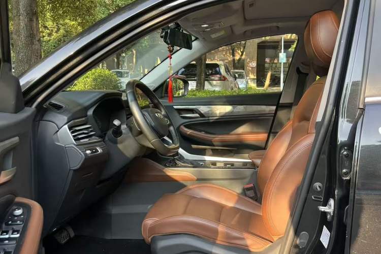 Used Geely Auto Vision X6 2021 PRO 1.4T Automatic Prestige Model Interior 3