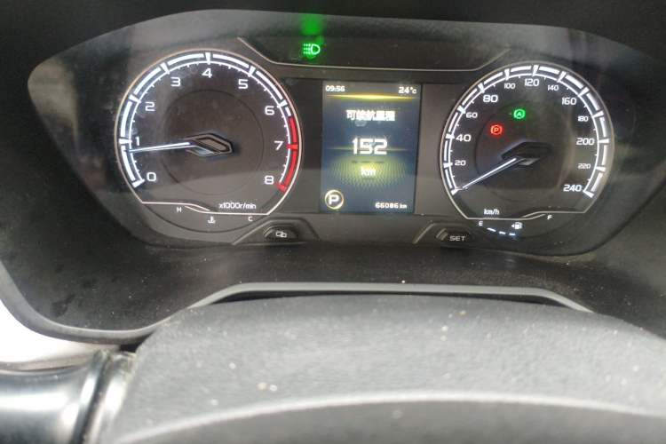 Used Geely Auto Vision X6 2021 PRO 1.4T Automatic Prestige Model Odometer Close Up