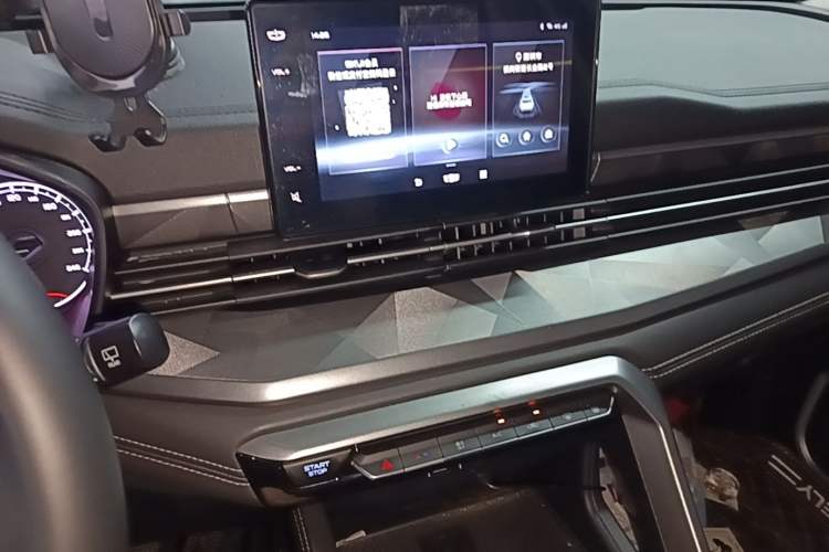 Used Geely Auto Vision X6 2021 PRO 1.4T Manual Luxury Model Audio And AC Panel