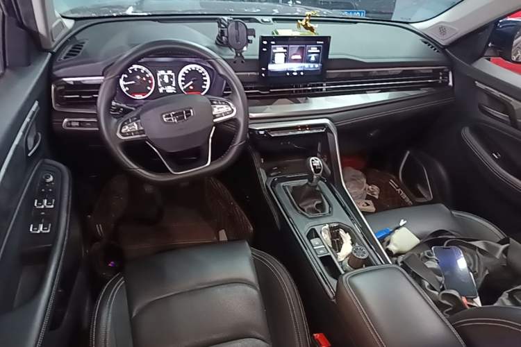 Used Geely Auto Vision X6 2021 PRO 1.4T Manual Luxury Model Center Console