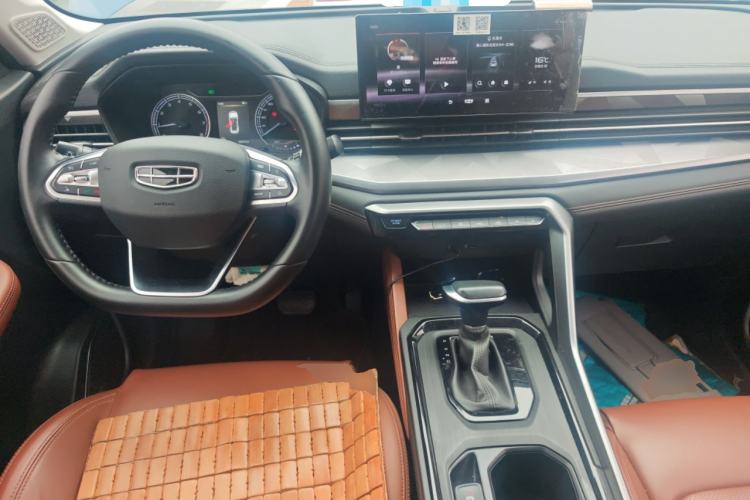 Used Geely Auto Vision X6 2021 PRO 1.4T Automatic Prestige Model Center Console