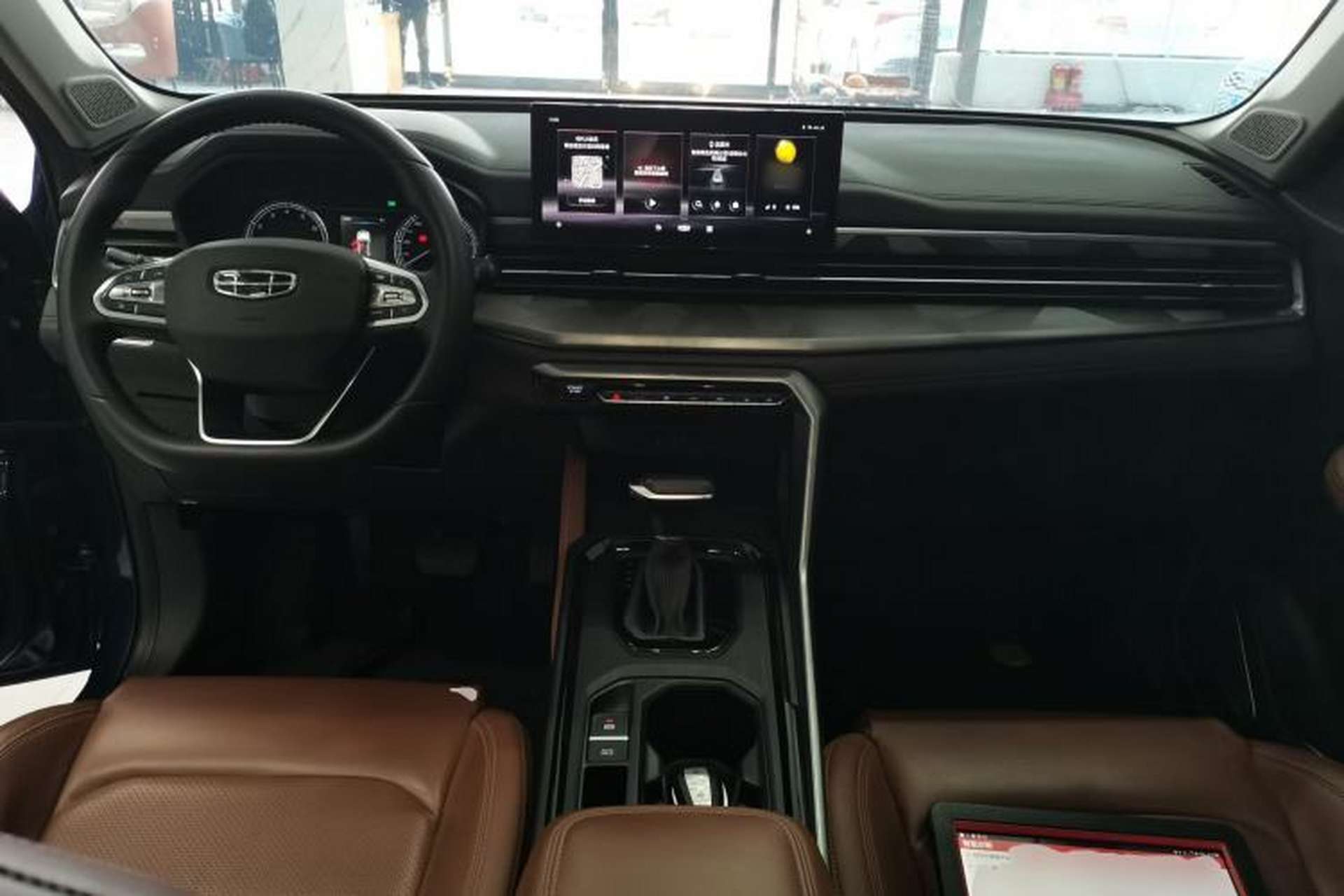 Used Geely Auto Vision X6 2021 PRO 1.4T Automatic Prestige Model Center Console