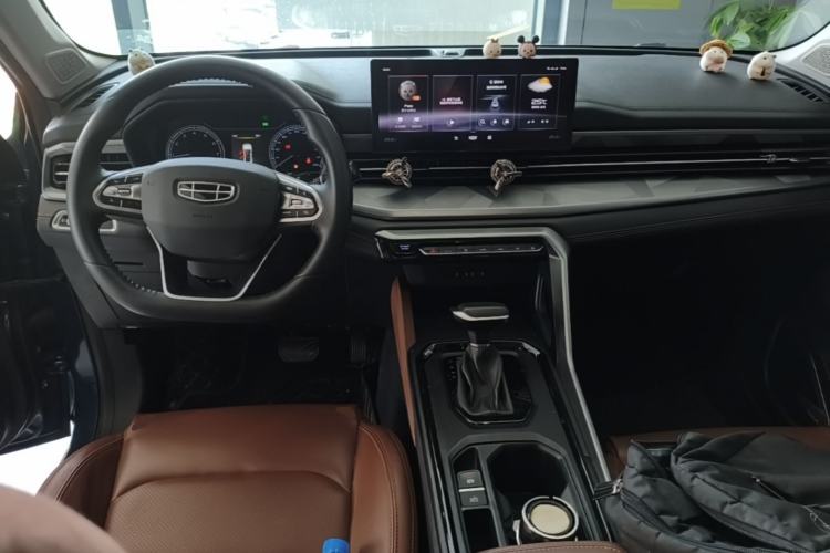 Used Geely Auto Vision X6 2021 PRO 1.4T Automatic Prestige Model Center Console