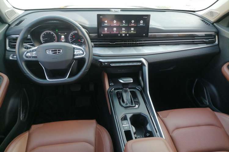 Used Geely Auto Vision X6 2021 PRO 1.4T Automatic Prestige Model Center Console