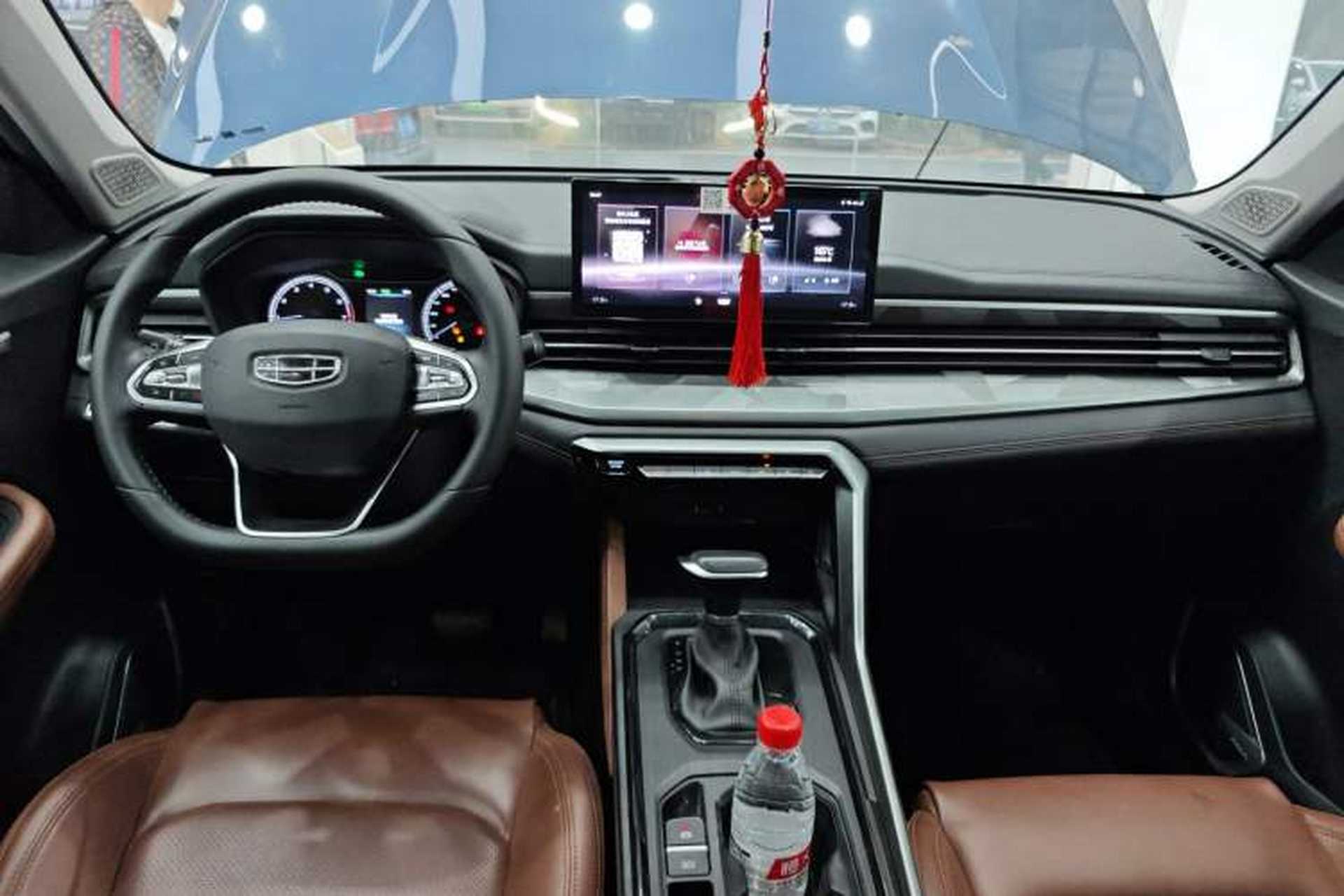 Used Geely Auto Vision X6 2021 PRO 1.4T Automatic Prestige Model Center Console