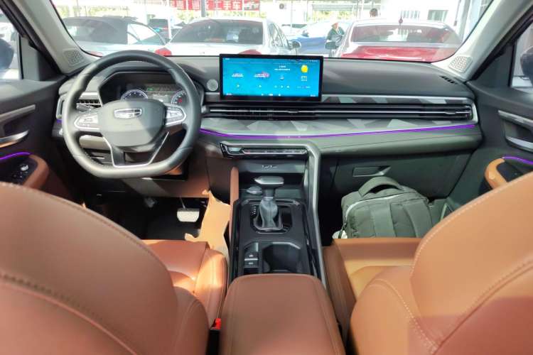 Used Geely Auto Vision X6 2021 PRO 1.4T Automatic Prestige Model Center Console