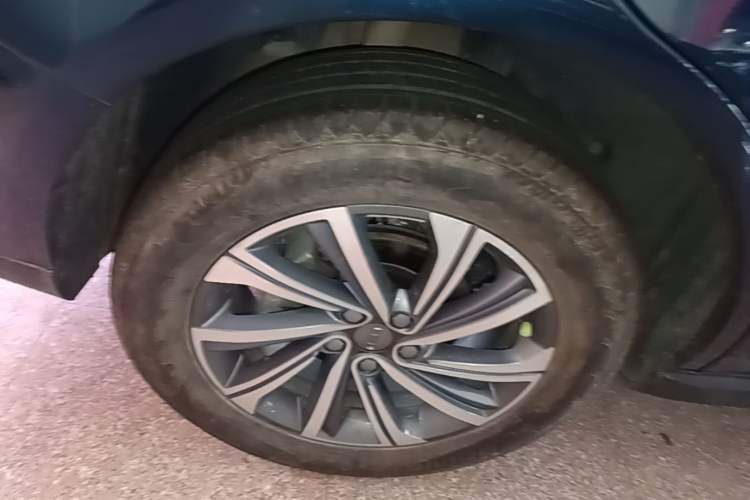 Used Geely Auto Vision X6 2021 PRO 1.4T Manual Luxury Model Exterior 5