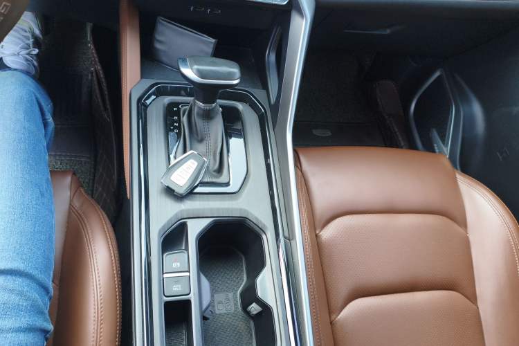 Used Geely Auto Vision X6 2021 PRO 1.4T Automatic Prestige Model Gear Lever