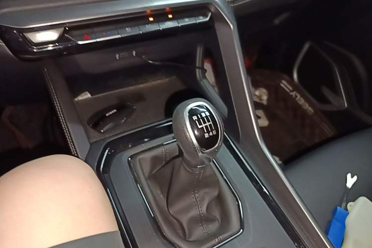Used Geely Auto Vision X6 2021 PRO 1.4T Manual Luxury Model Gear Lever
