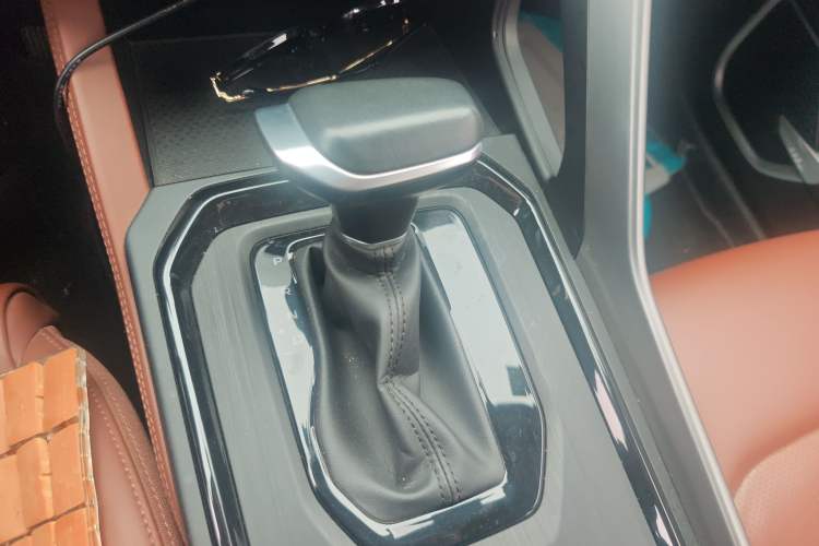 Used Geely Auto Vision X6 2021 PRO 1.4T Automatic Prestige Model Gear Lever