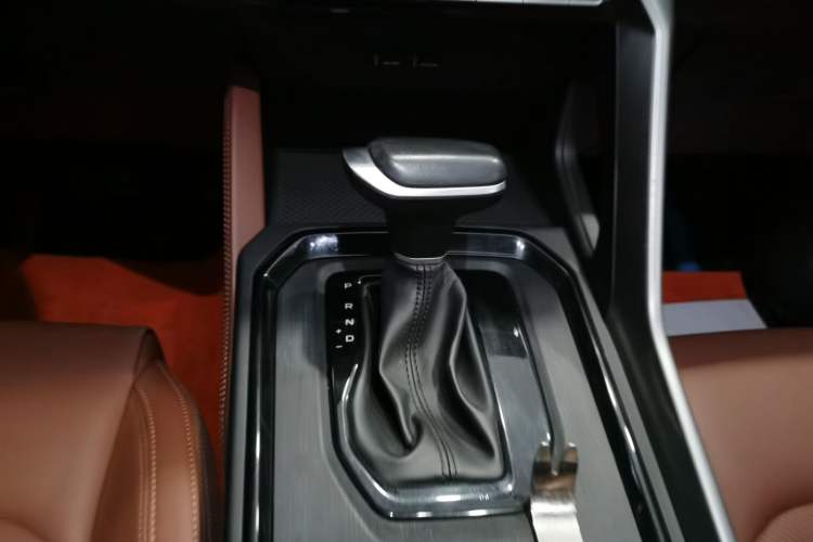 Used Geely Auto Vision X6 2021 PRO 1.4T Automatic Prestige Model Gear Lever