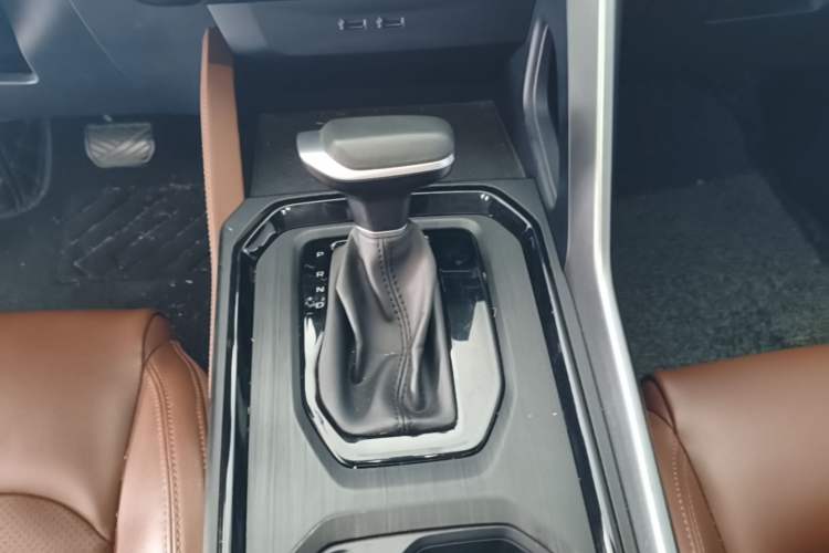 Used Geely Auto Vision X6 2021 PRO 1.4T Automatic Prestige Model Gear Lever