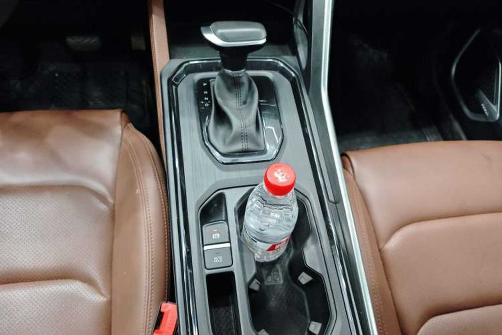 Used Geely Auto Vision X6 2021 PRO 1.4T Automatic Prestige Model Gear Lever