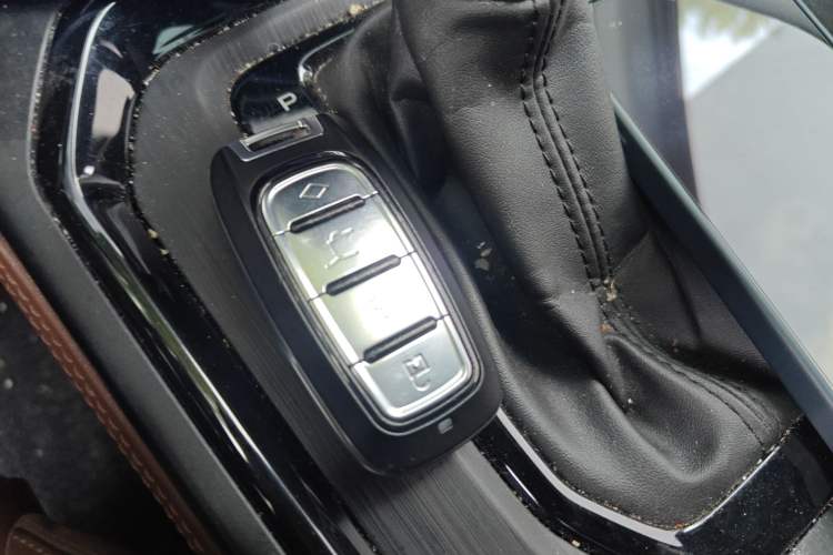 Used Geely Auto Vision X6 2021 PRO 1.4T Automatic Prestige Model Interior 1