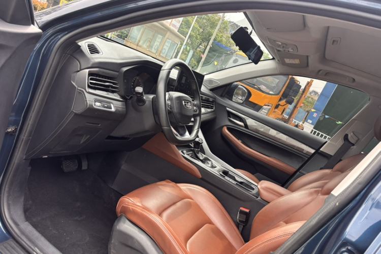 Used Geely Auto Vision X6 2021 PRO 1.4T Automatic Prestige Model Interior 5