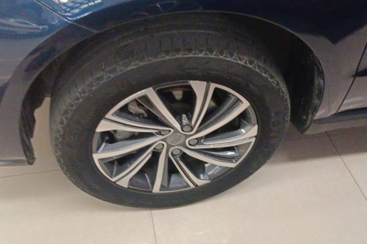 Used Geely Auto Vision X6 2021 PRO 1.4T Automatic Prestige Model Left Front Wheel Hub