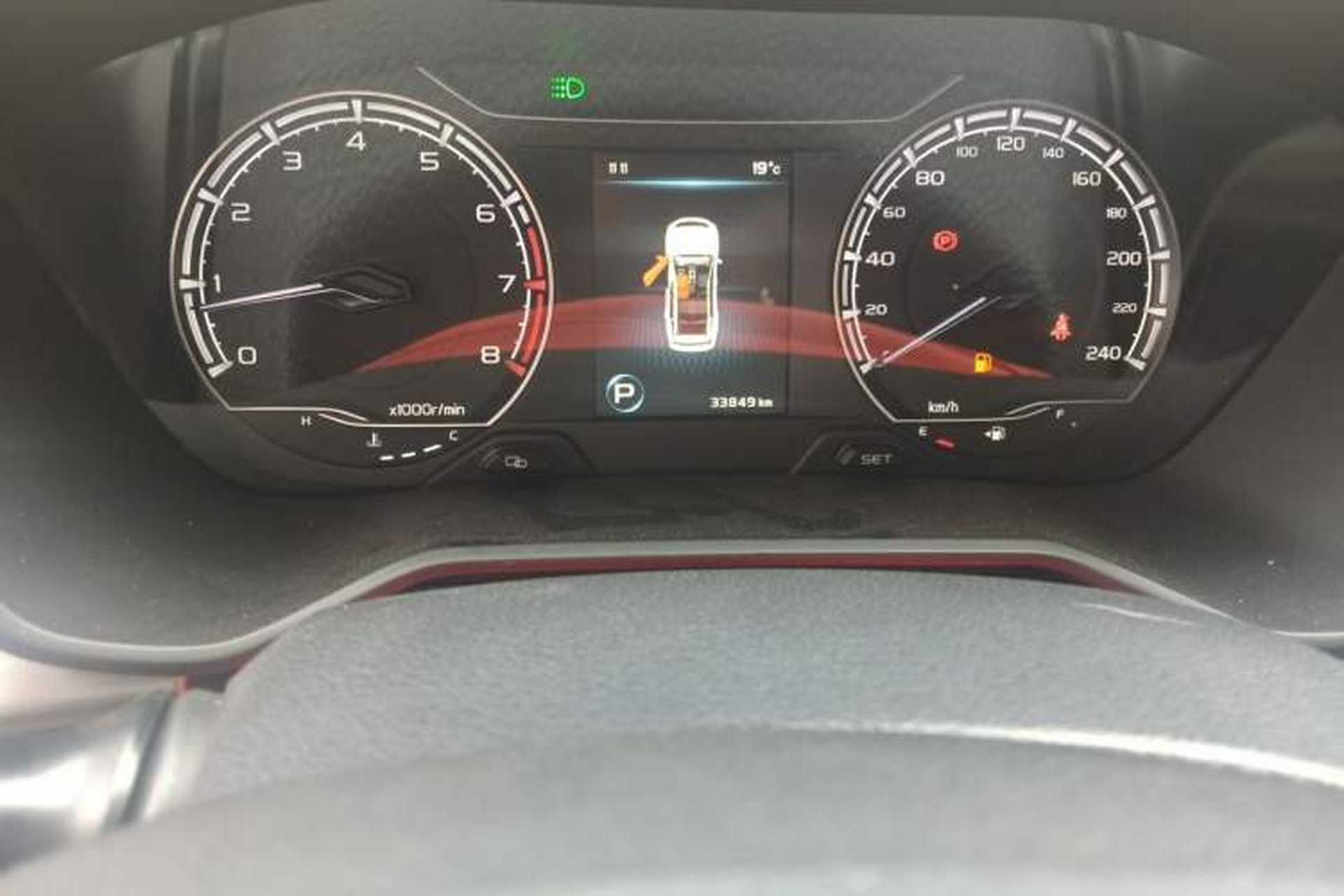 Used Geely Auto Vision X6 2021 PRO 1.4T Automatic Prestige Model Odometer Close Up