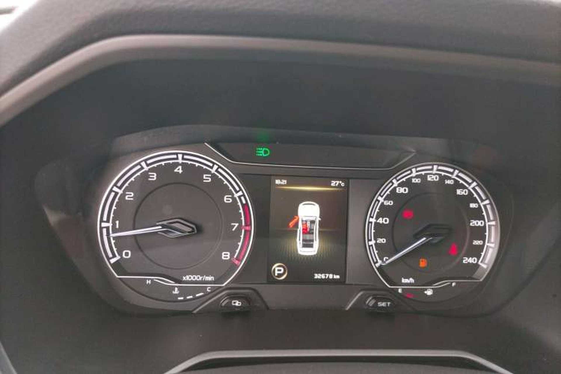Used Geely Auto Vision X6 2021 PRO 1.4T Automatic Prestige Model Odometer Close Up