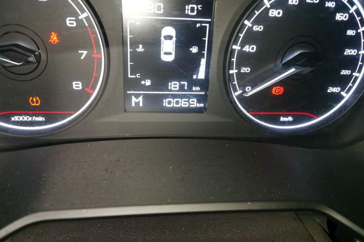 Used Geely Auto Vision X6 2021 PRO 1.4T Manual Luxury Model Odometer Close Up