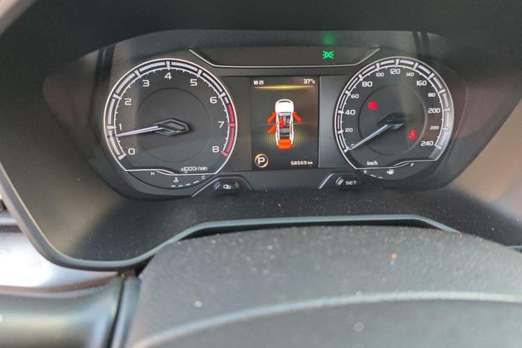 Used Geely Auto Vision X6 2021 PRO 1.4T Automatic Prestige Model Odometer Close Up